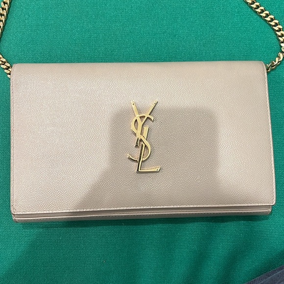 Kate Medium YSL Crossbody Bag in Grained Leather - Picture 4 of 7